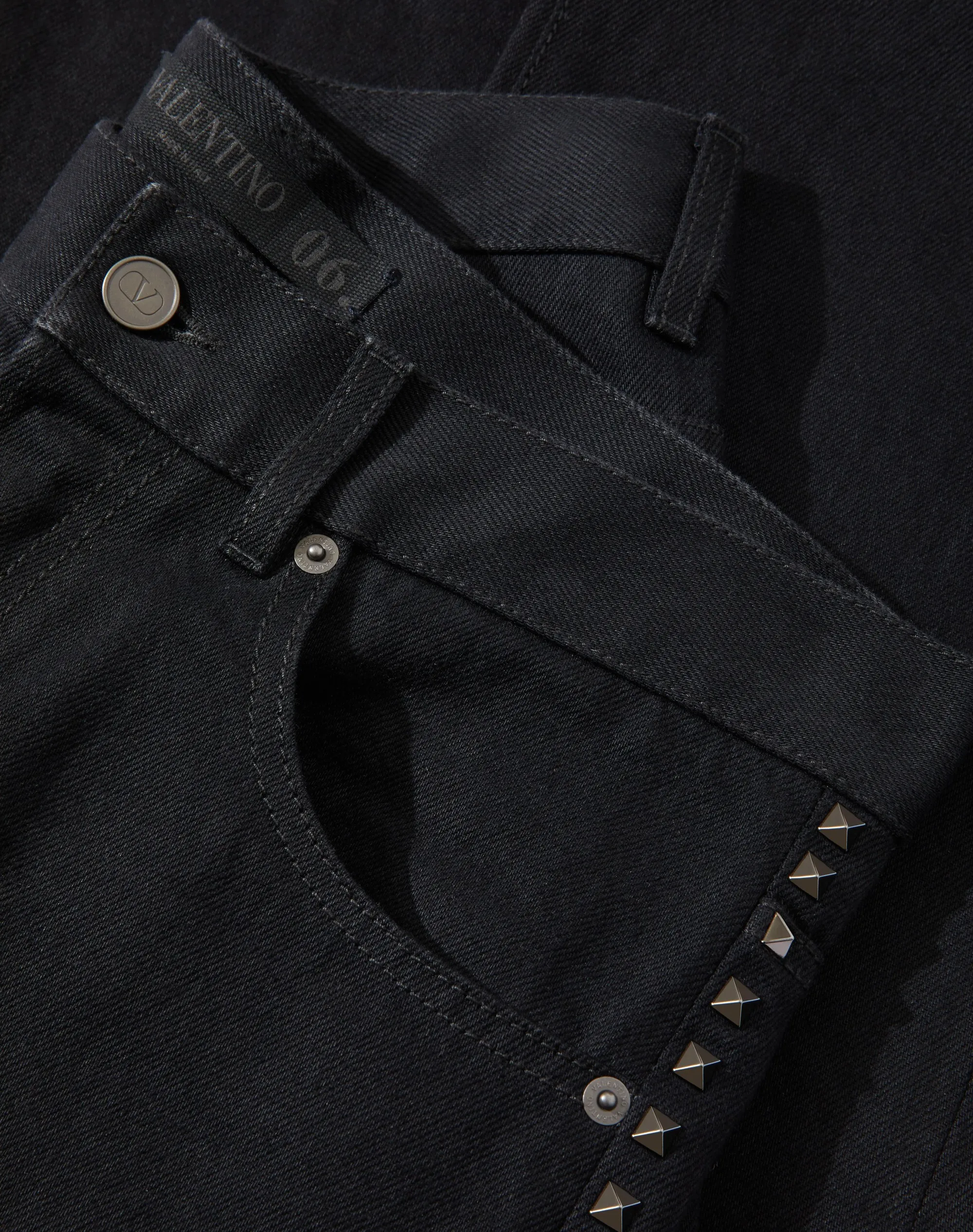 PANTALONE IN DENIM CON BORCHIE BLACK UNTITLED