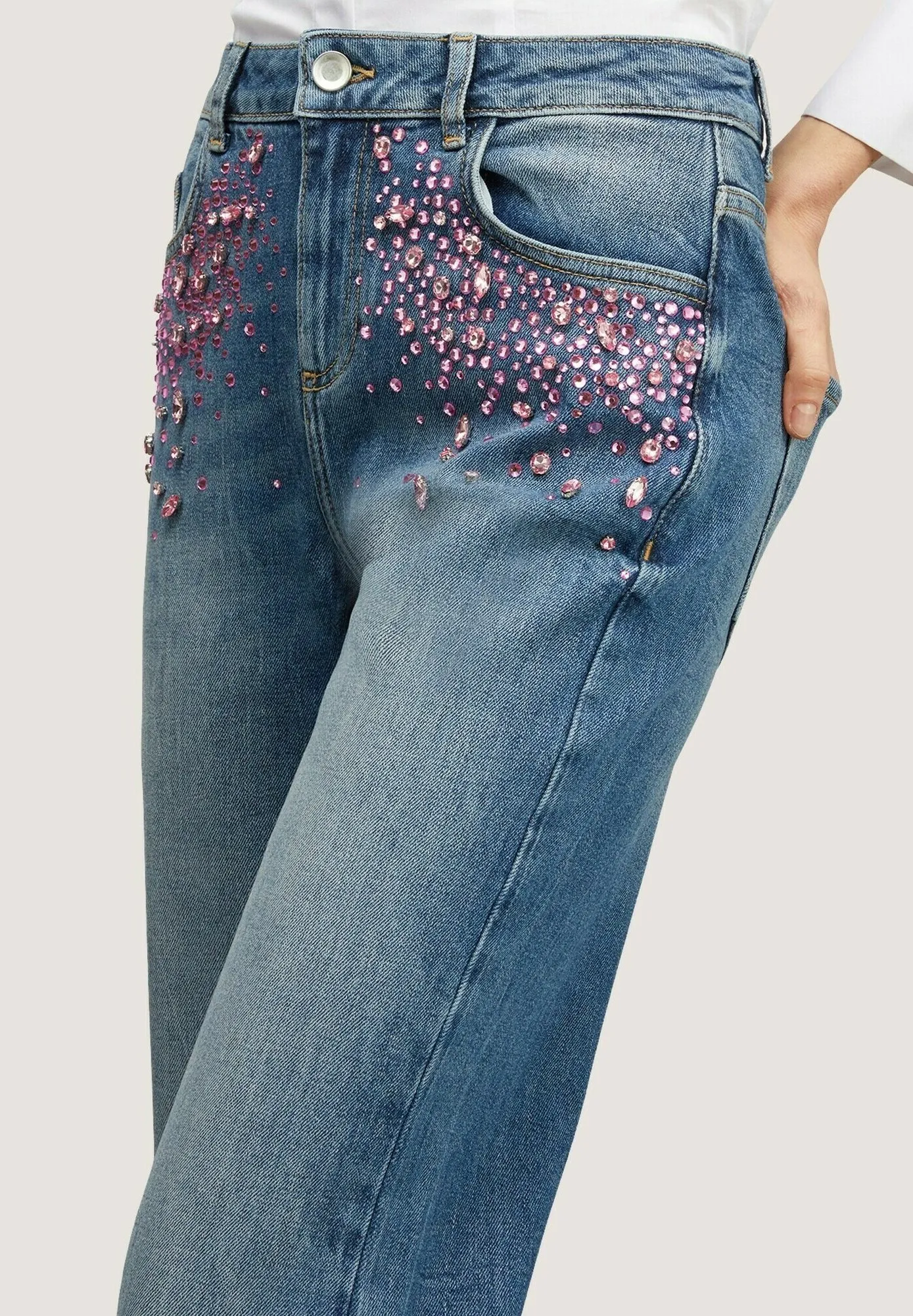 WIDE LEG CON RICAMO DI PIETRE - Jeans a zampa